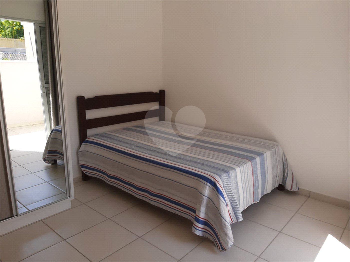 Sobrado à venda com 3 quartos, sendo 1 suíte, em Vila Suissa, Mogi das Cruzes, SP
