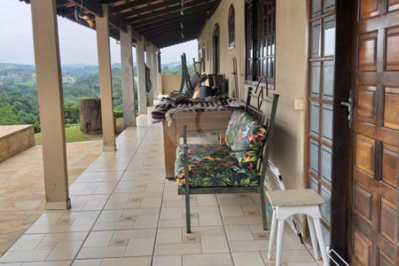 Chácara à venda com 3 suítes em Ribeirão dos Porcos, Atibaia, SP