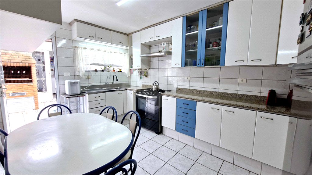 Sobrado à venda com 3 quartos, sendo 1 suíte, em Alto da Boa Vista, São Paulo, SP