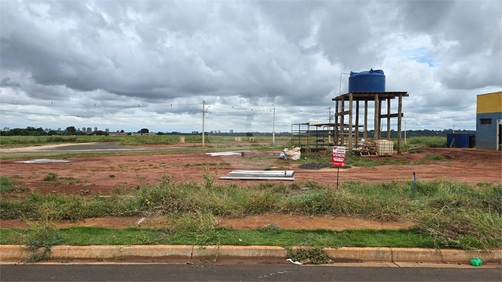 Terreno à venda em Parque Residencial São Lucas, Araraquara, SP