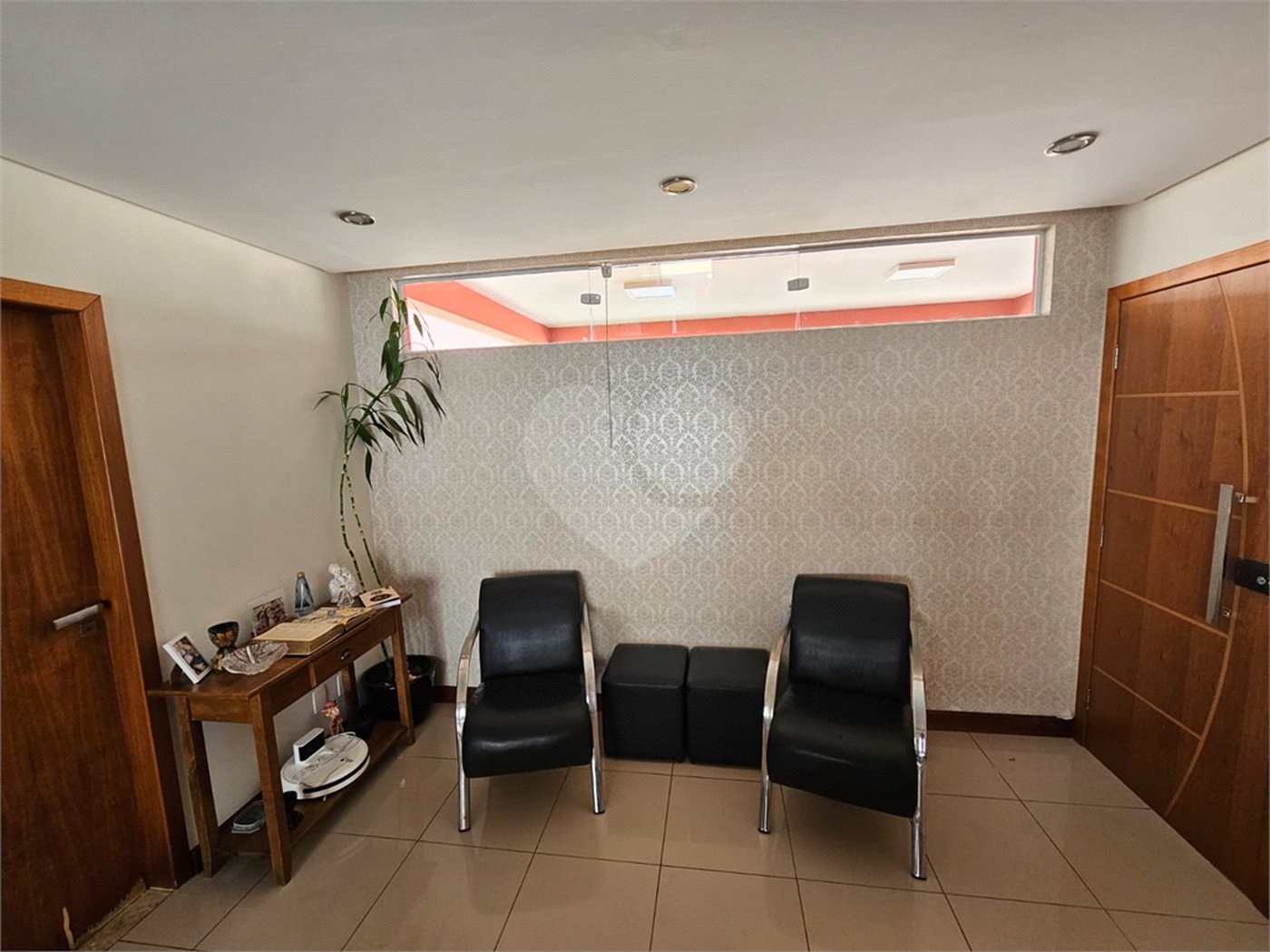 Casa à venda com 4 quartos, sendo 2 suítes,  no condomínio Jd Portugal, Sorocaba - SP