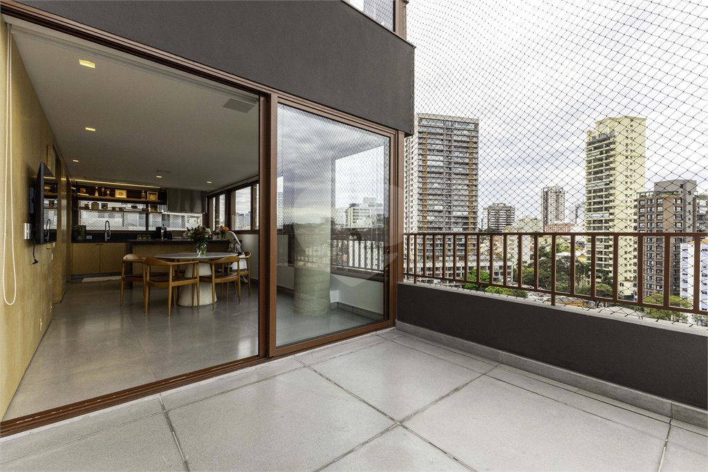 Apartamento à venda com 3 suítes em Jardim das Bandeiras, São Paulo, SP