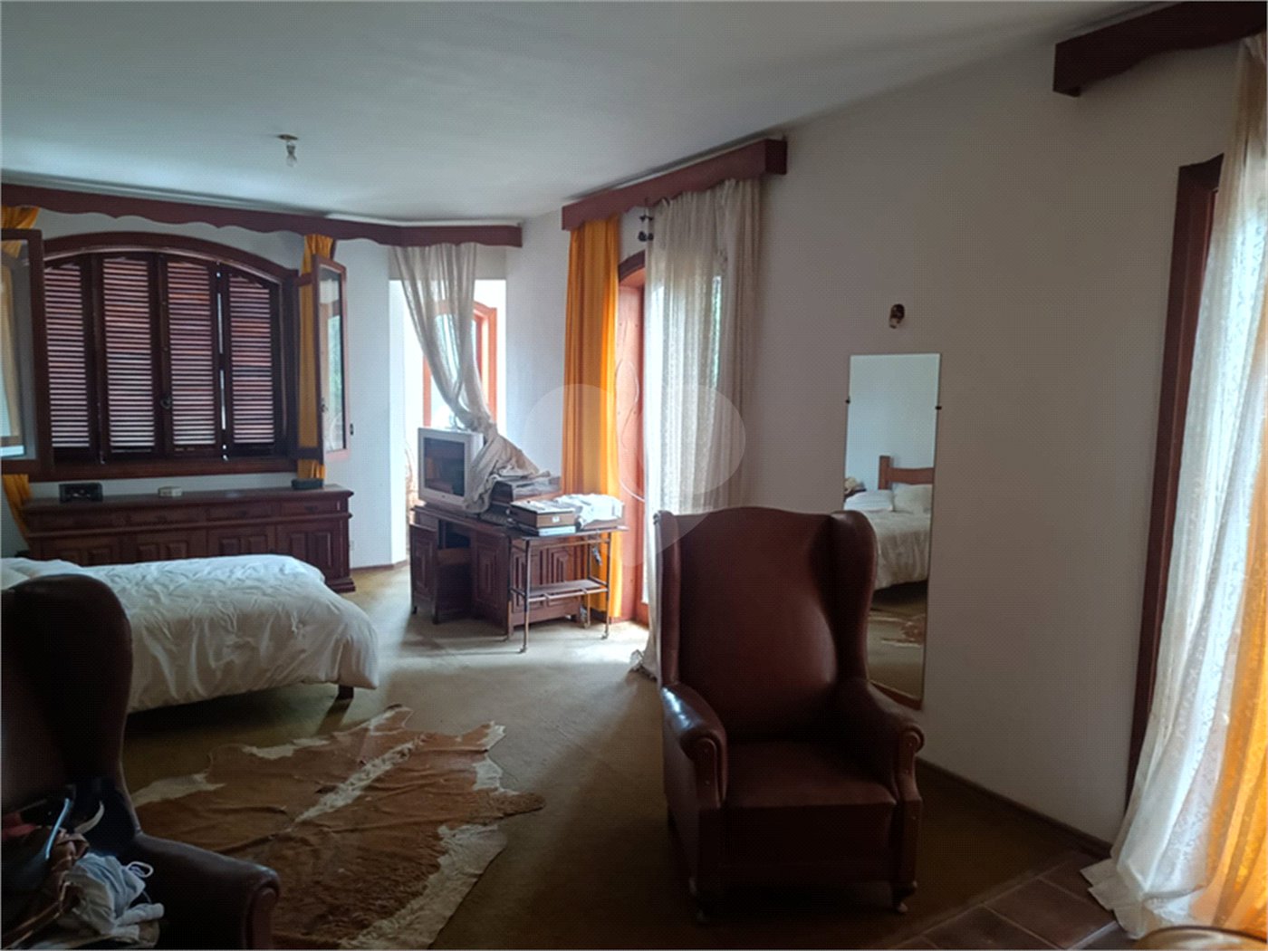 Casa à venda com 4 quartos, sendo 2 suítes, no condomínio Associação Reserva das Hortênsias, Mairiporã - SP