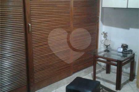 Casa à venda com 6 quartos, sendo 1 suíte, em Vila Matilde, São Paulo, SP