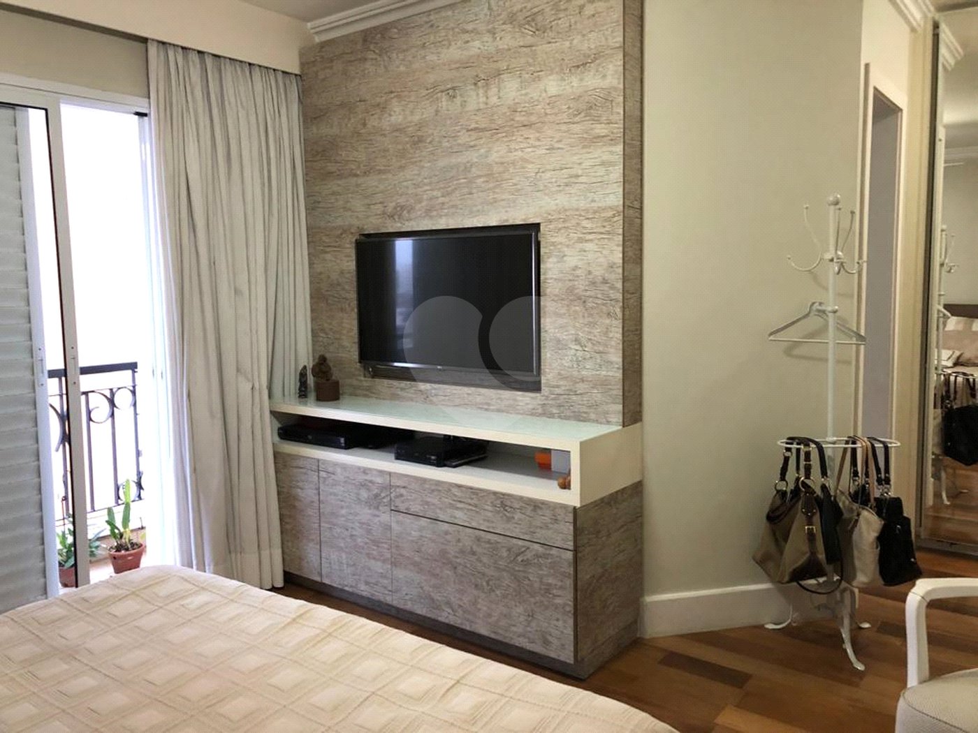 Apartamento à venda com 4 quartos, sendo 3 suítes,  em Cidade Monções, São Paulo, SP
