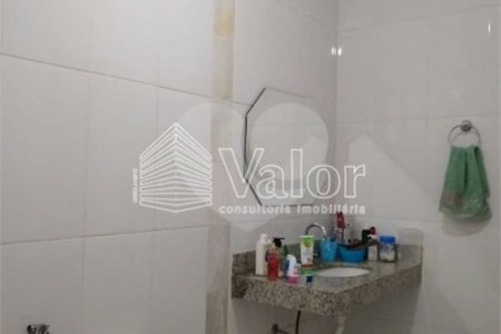 Casa Térrea com 3 dormitórios, sendo 1 suíte.