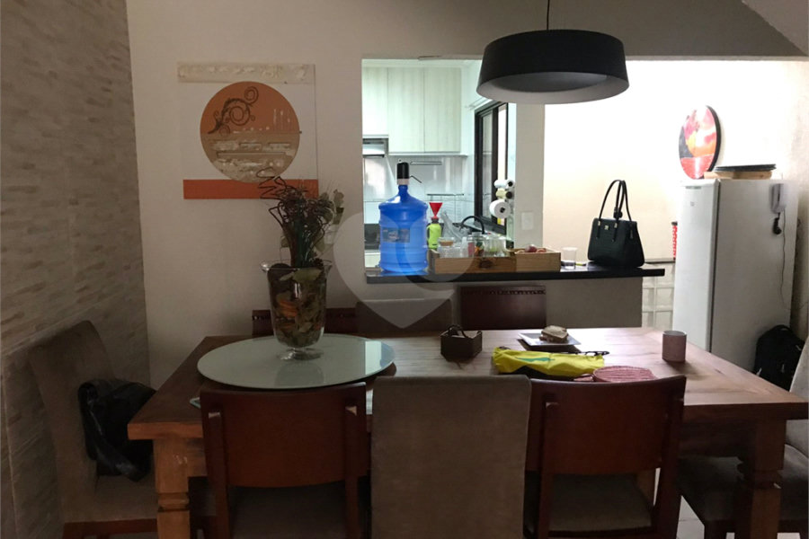 Casa à venda com 3 quartos, sendo 1 suíte,  no condomínio Felipe, São Paulo - SP