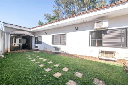 Casa Alto Padrão.Localização excelente. Venha conhecer. Agende uma visita.