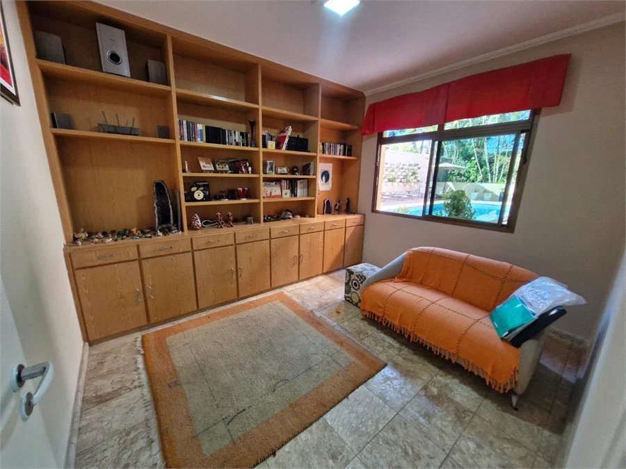 Casa à venda com 4 suítes no condomínio Villa Viana II, Cotia - SP