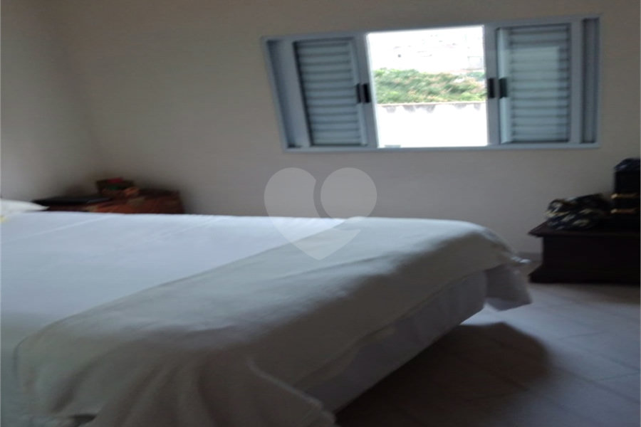 Casa à venda com 3 quartos, sendo 2 suítes, no condomínio Villa's Residencial, São Paulo - SP