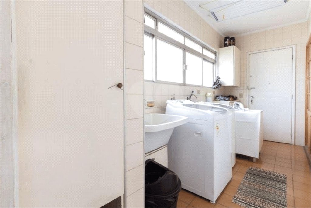 Apartamento à venda com 3 quartos, sendo 1 suíte,  em Vila Andrade, São Paulo, SP