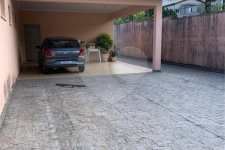 Casa à venda com 5 quartos, sendo 4 suítes,  em Vila Oliveira, Mogi das Cruzes, SP