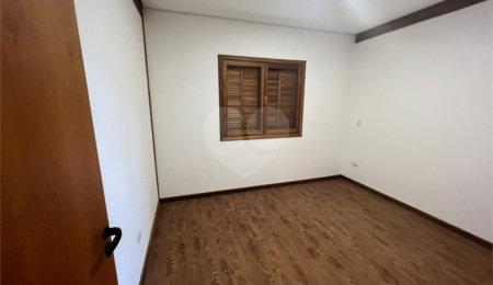 Sobrado à venda com 3 quartos, sendo 1 suíte, em Serra da Cantareira, Mairiporã, SP