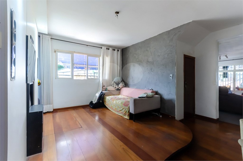 Sobrado à venda ou para alugar com 4 quartos, sendo 1 suíte, em Vila Anglo Brasileira, São Paulo, SP