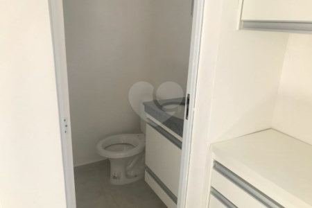 Casa de Vila à venda com 2 quartos em Jardim São Felipe, Atibaia, SP