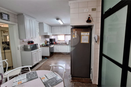 Apartamento à venda com 3 suítes em Pacaembu, São Paulo, SP