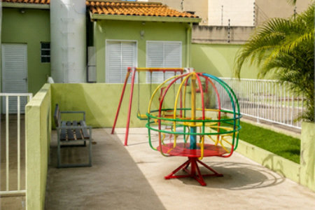 Casa à venda com 3 quartos, sendo 1 suíte,  no condomínio Maison Vert, Várzea Grande - MT