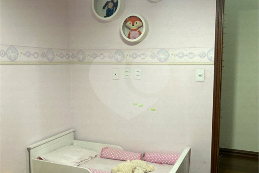 Sobrado à venda com 4 quartos, sendo 2 suítes, em Butantã, São Paulo, SP