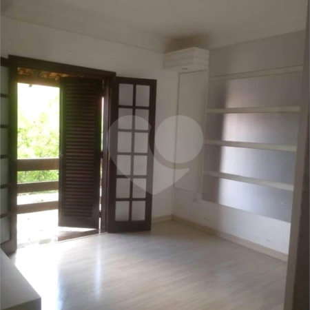 Casa à venda com 4 quartos, sendo 1 suíte,  em Vila Suissa, Mogi das Cruzes, SP