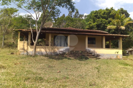 Sítio à venda com 2 quartos no Centro, Descalvado, SP