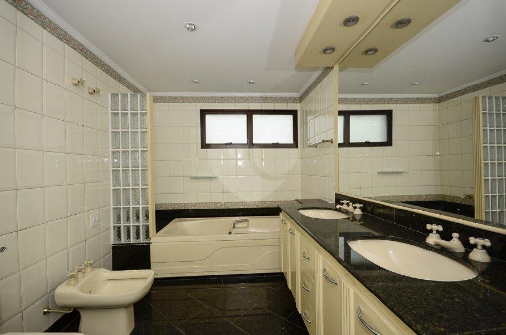 Apartamento à venda com 4 quartos, sendo 2 suítes, em Paraíso do Morumbi, São Paulo, SP