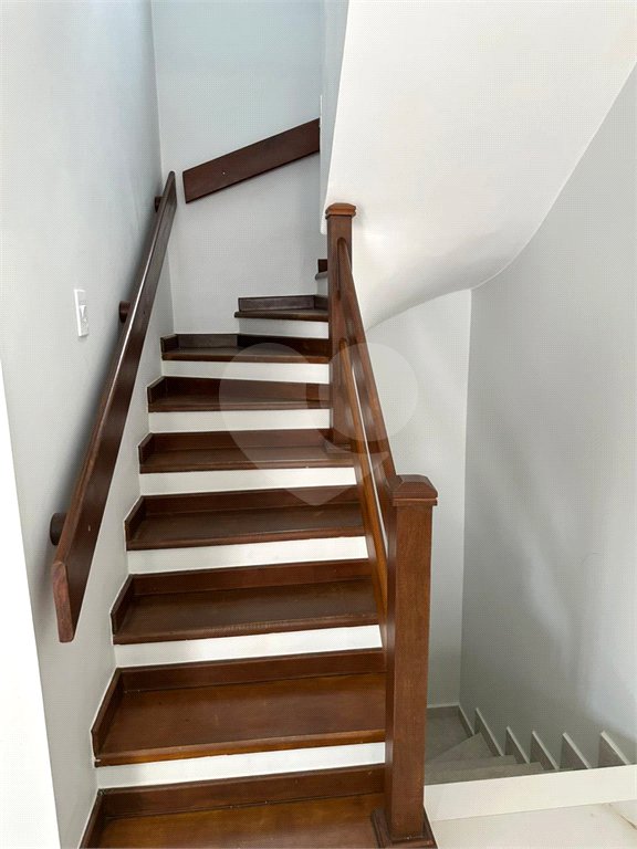 Casa à venda com 3 quartos, sendo 1 suíte, no condomínio Residencial Morada do Horto, São Paulo - SP