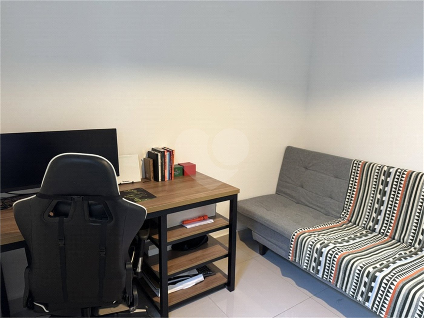 Casa à venda com 3 quartos, sendo 1 suíte, no condomínio Jardim Guarujá, Salto - SP