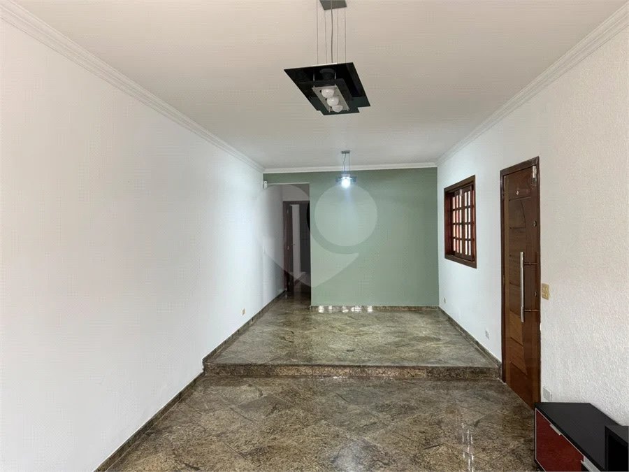 Sobrado à venda ou para alugar com 3 suítes em Vila Sônia, São Paulo, SP