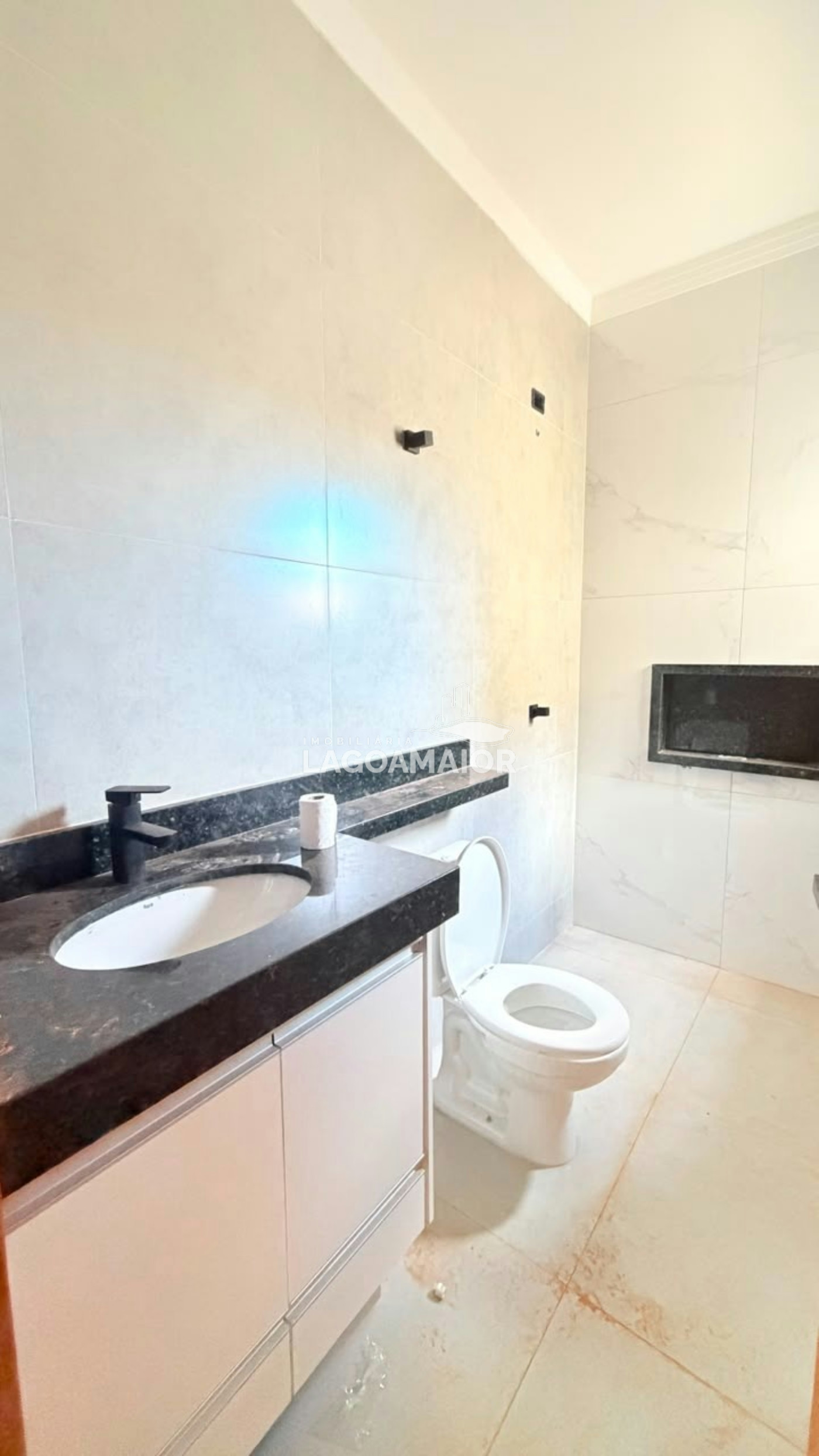 Casa à venda com 2 quartos em Jardim dos Ipês, Três Lagoas - MS