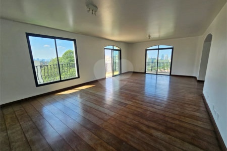 Apartamento à venda com 4 quartos, sendo 2 suítes,  em Jardim Parque Morumbi, São Paulo, SP