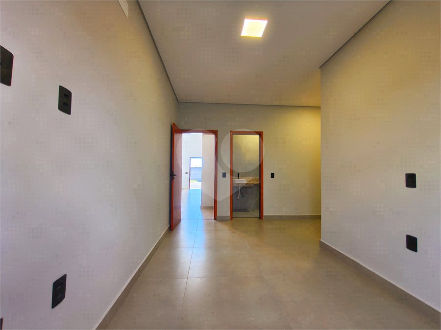 Casa à venda com 3 quartos, sendo 1 suíte, no condomínio Horto Florestal Villagio, Sorocaba - SP