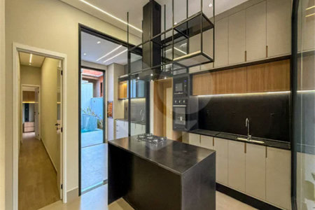 Indaiatuba - Condominio Sapezal - R$ 2.400.000,00 - Área Total 360,00 m² - Área Construída 213,32 m² - TÉRREA - 03 suítes sendo a master com closet; - Escritório; Lavabo; Cozinha com cooktop e planejados; Gourmet com churrasqueira; Ambientes preparados para ar condicionado; Piscina com cascata,