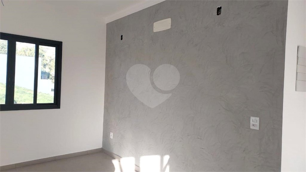 Casa à venda com 3 quartos, sendo 2 suítes, no condomínio Reserva dos Jatobás, Louveira - SP