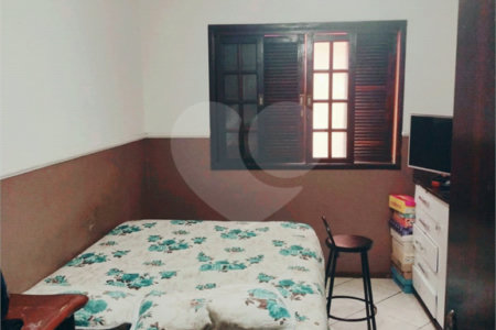 Casa à venda com 6 quartos, sendo 1 suíte,  em Mogi Moderno, Mogi das Cruzes, SP