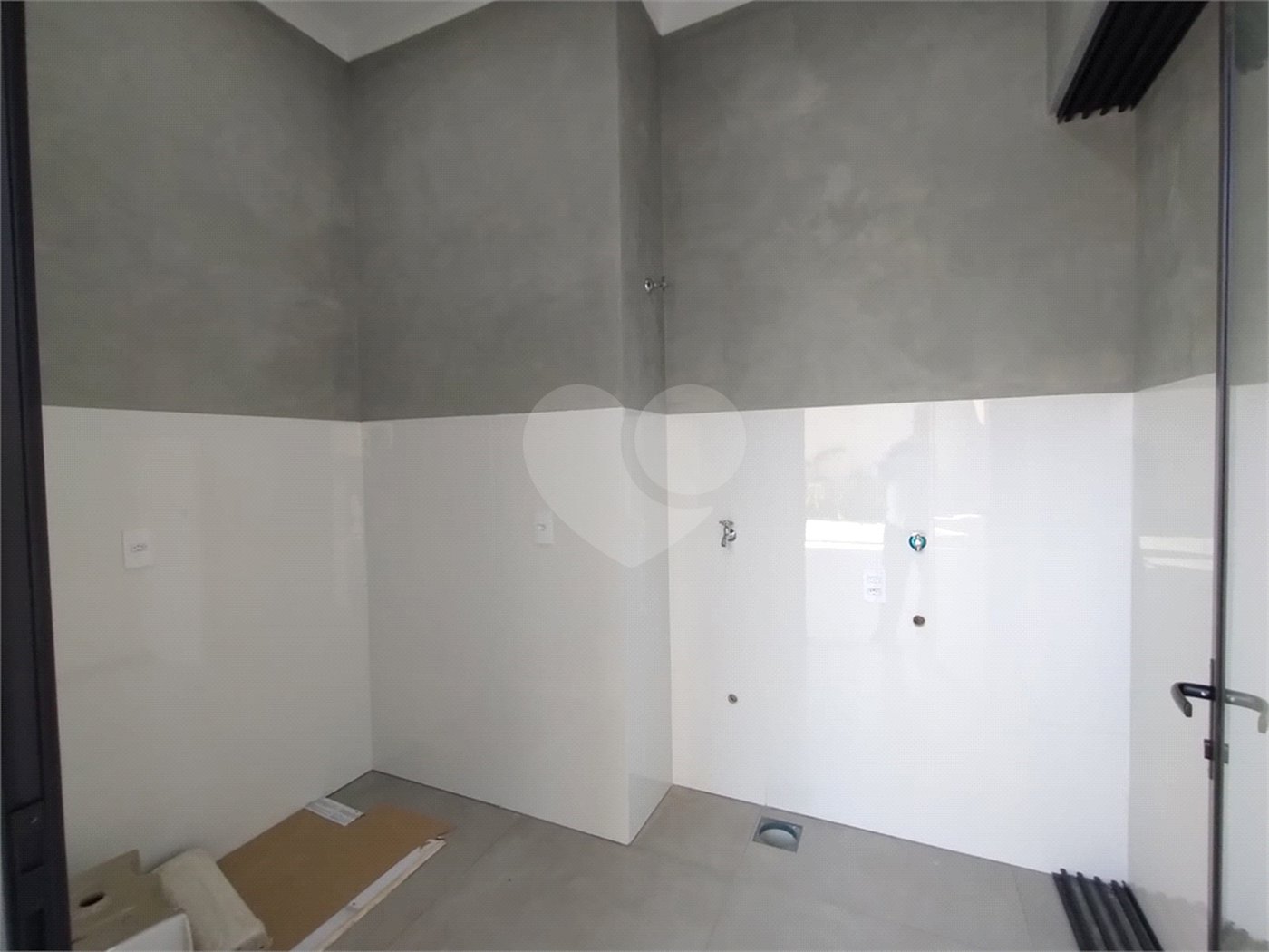 Casa à venda com 3 suítes no condomínio Residencial Golden Ville, Itapetininga - SP