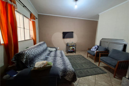 Casa à venda com 4 quartos, sendo 1 suíte,  em Vila Santa Maria, Guarulhos, SP