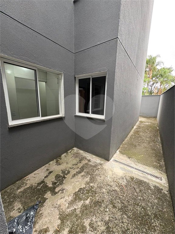 Casa à venda com 3 quartos, sendo 1 suíte, no condomínio Felipe Camarao, Poá - SP