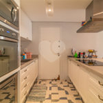 Apartamento à venda com 3 quartos, sendo 1 suíte, em Moema, São Paulo, SP