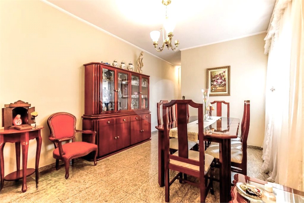 Sobrado à venda com 4 quartos, sendo 1 suíte, em Vila Nova Mazzei, São Paulo, SP
