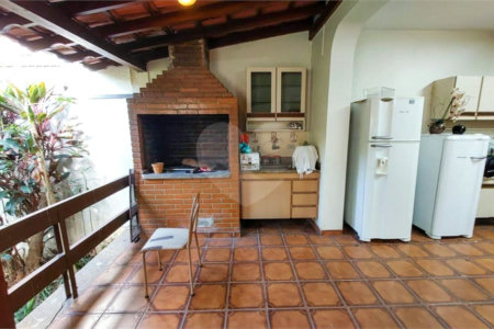 Casa à venda com 6 quartos, sendo 3 suítes, em Jardim Brasil (zona Sul), São Paulo, SP