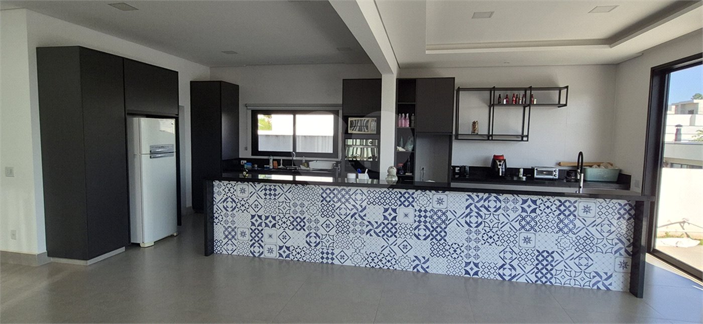 Casa à venda com 3 suítes no condomínio Residencialsaint Paul, Itu - SP