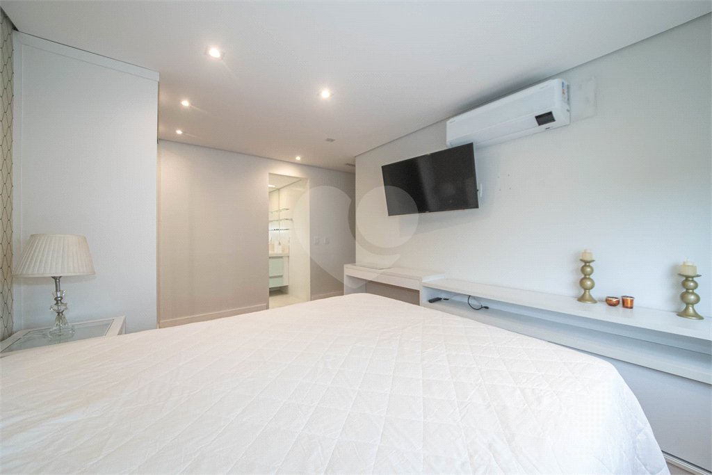 Apartamento à venda com 3 quartos, sendo 2 suítes, em Vila Mariana, São Paulo, SP