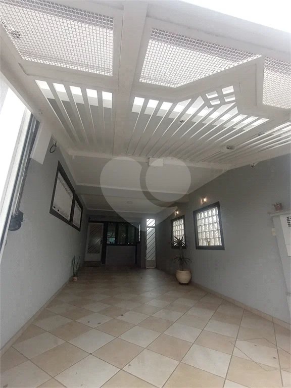 Sobrado à venda com 3 quartos, sendo 1 suíte, em Vila Gustavo, São Paulo, SP