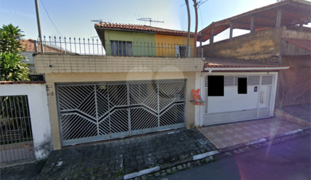 Sobrado à venda com 3 quartos no Centro, Poá, SP