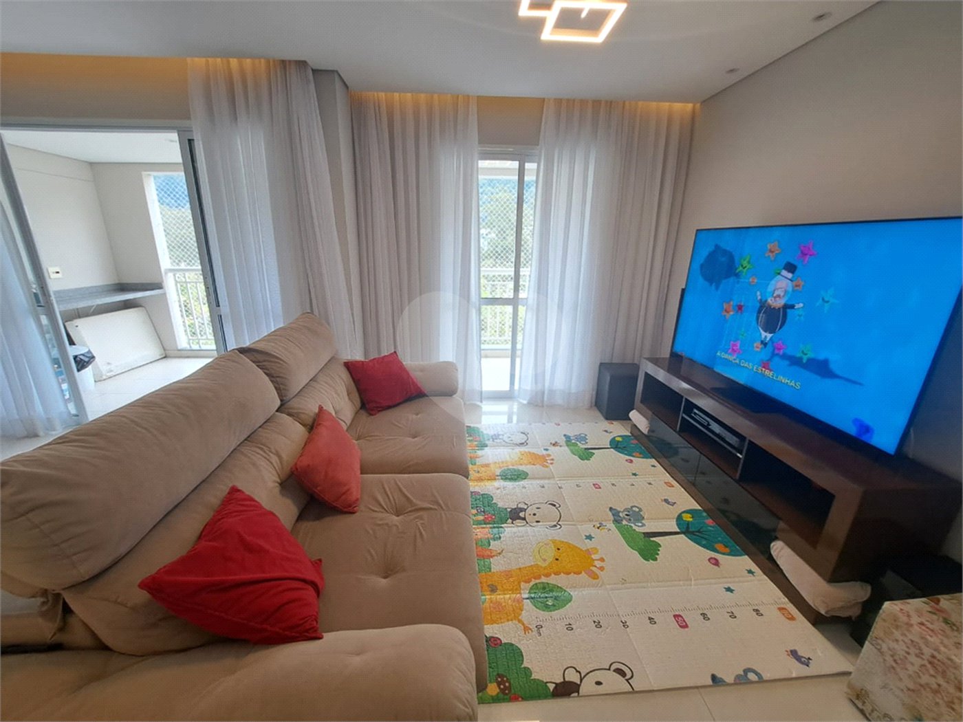 Apartamento à venda com 3 quartos, sendo 1 suíte, em Jardim Peri, São Paulo, SP