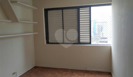 Apartamento à venda com 3 quartos, sendo 1 suíte,  em Vila Mariana, São Paulo, SP