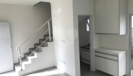 Casa de Vila à venda com 2 quartos em Jardim São Felipe, Atibaia, SP