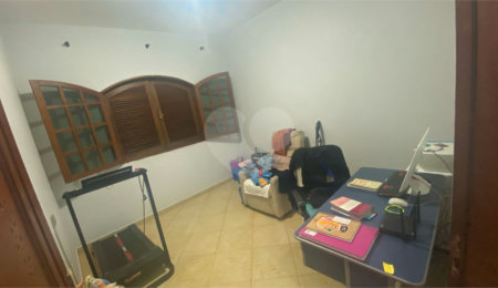 Sobrado à venda com 3 quartos, sendo 1 suíte,  em Vila Virgínia, Itaquaquecetuba, SP