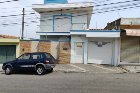 Sobrado à venda com 3 quartos, sendo 2 suítes, em Vila Romão, Salto, SP