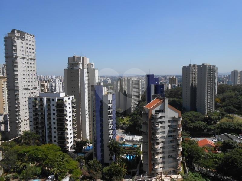 Apartamento à venda com 4 suítes em Vila Suzana, São Paulo, SP